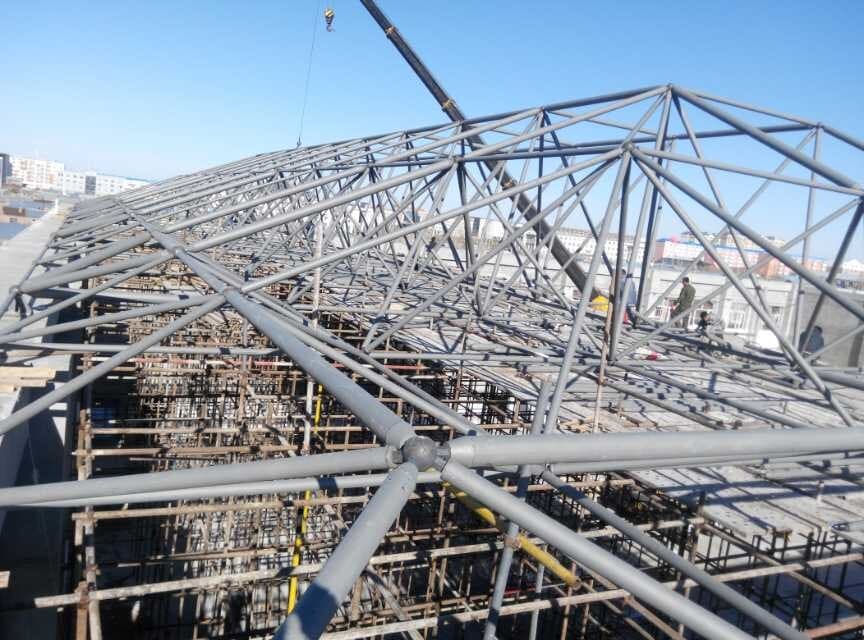 同江商贸城屋顶网架工程